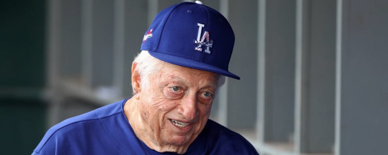 Hall of Fame Dodgers manager Tommy Lasorda hospitalized