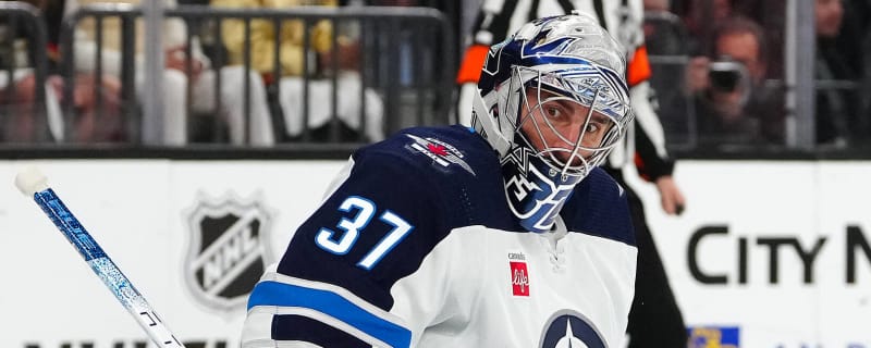 Report: Devils had conversation with Jets about Hellebuyck