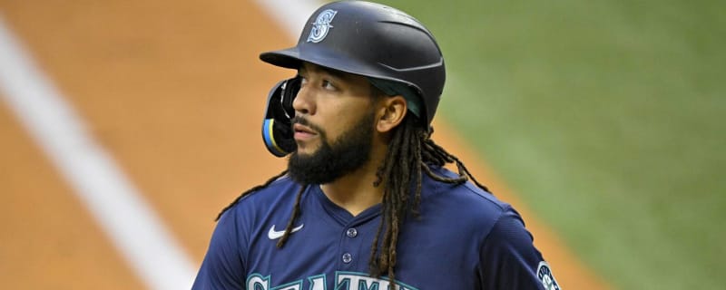 Mariners GM has injury updates on Gold Glove-winning SS, others