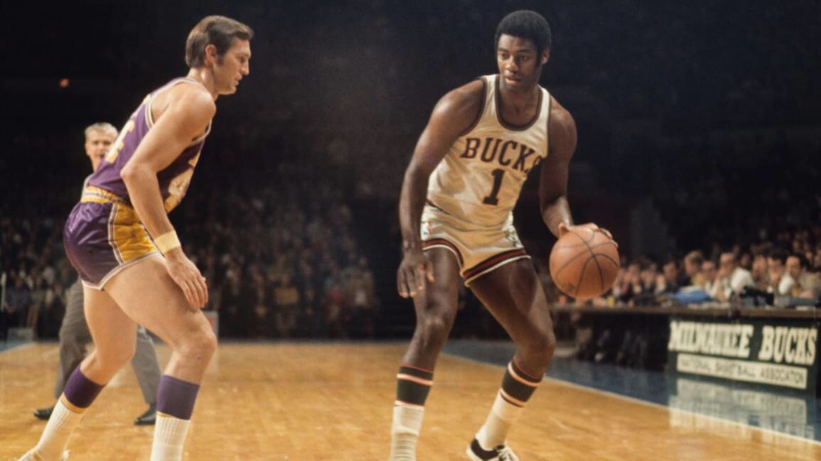 NBA, Pacers to dedicate a statue for Bucks great Oscar Robertson