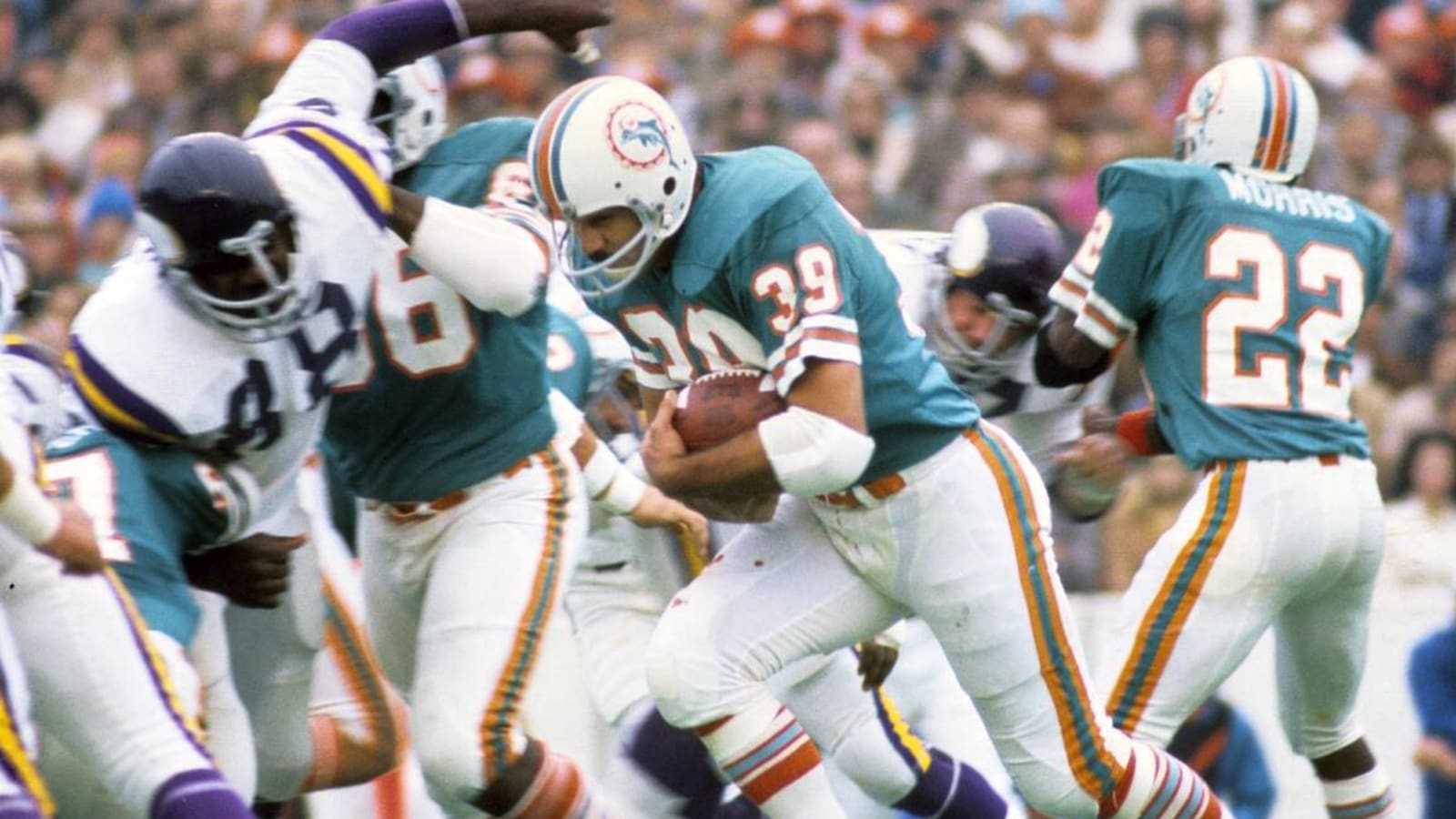 Dolphins legend Larry Csonka given great honor as part of Super Bowl LVIII postgame ceremony