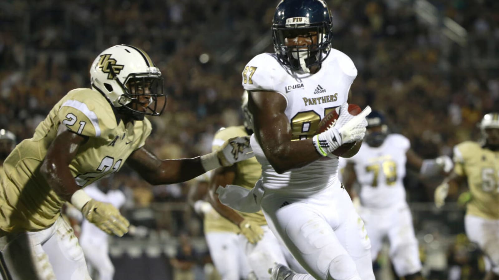 Former FIU Tight End Jonnu Smith Back In Miami