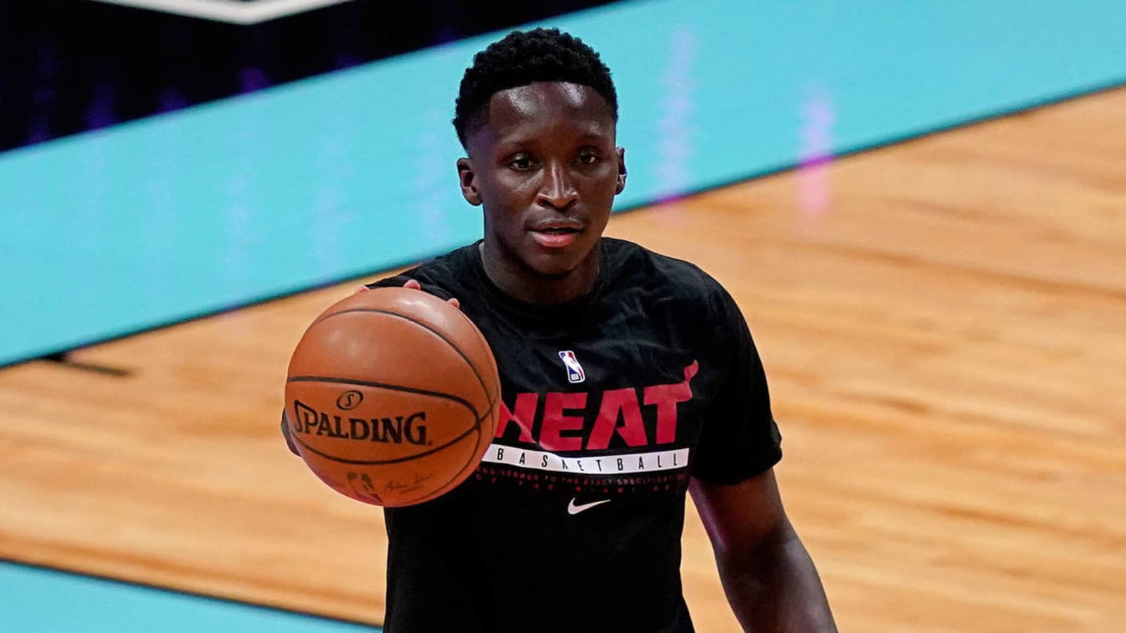Mavericks, Heat reportedly interested in Victor Oladipo
