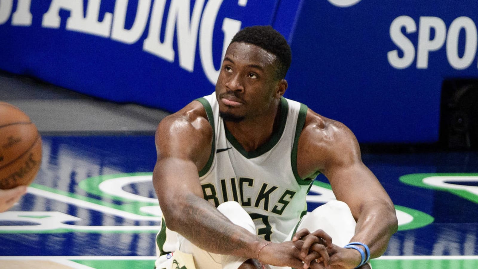 Bucks' Thanasis Antetokounmpo out at least two weeks with knee injury