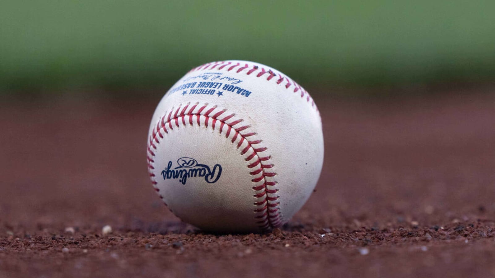 Watch: Mariners farmhand attempts #39 and 1 #39 to avoid tag out Yardbarker