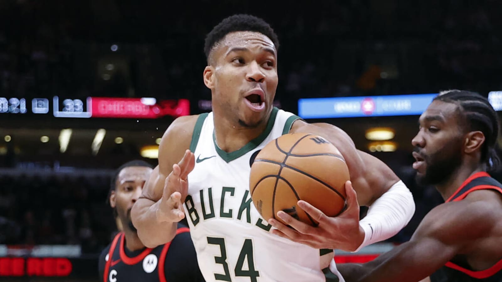 Giannis gives teammates credit for making his job 'a lot easier'