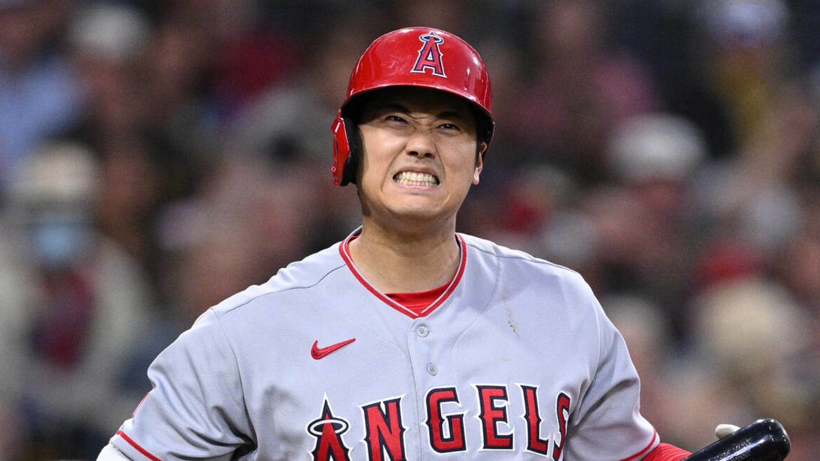 Shohei Ohtani exits with right middle finger blister