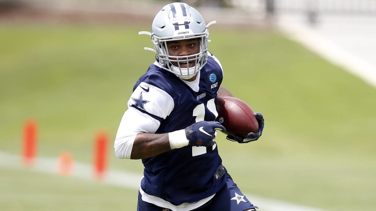 Cowboys sign first-round pick Micah Parsons