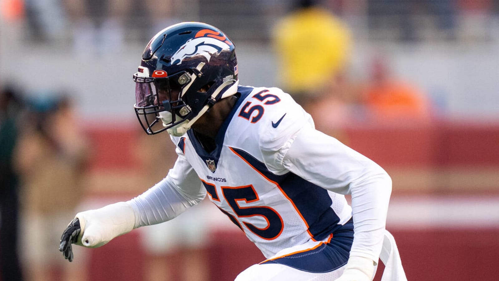 Broncos free-agent signing to miss 'couple weeks'