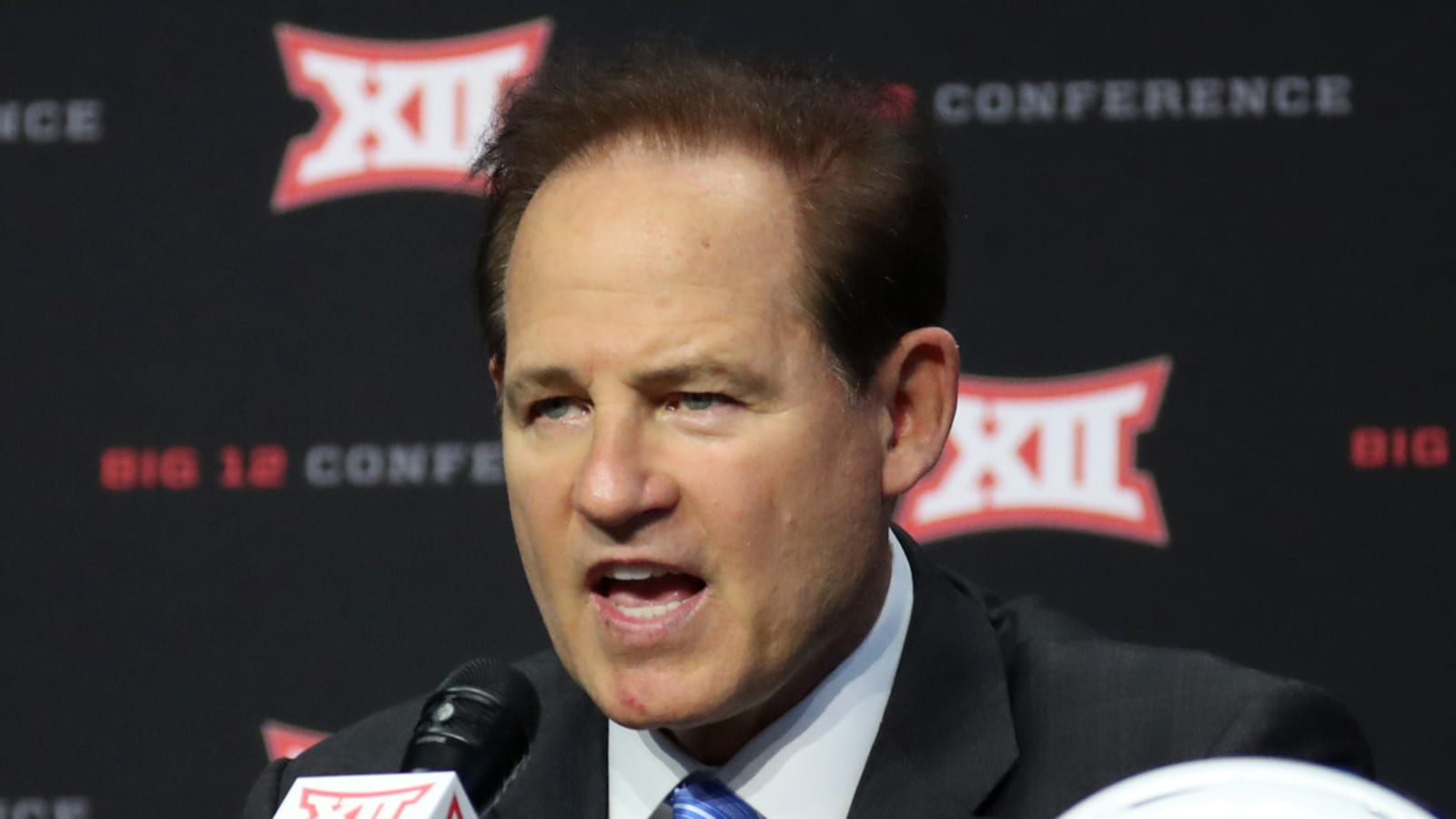 Les Miles files lawsuit against LSU over costly vacated wins