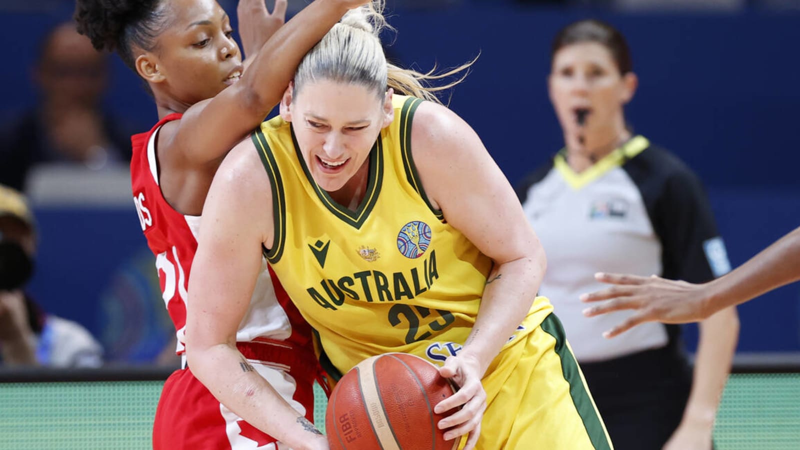 NBA Fan Shares The Story Of Lauren Jackson, An Australian Basketball Legend Who Unretired At 41 To Participate in 2022 FIBA World Cup, Dropping 30 Points In Australia&#39;s Bronze Medal Match