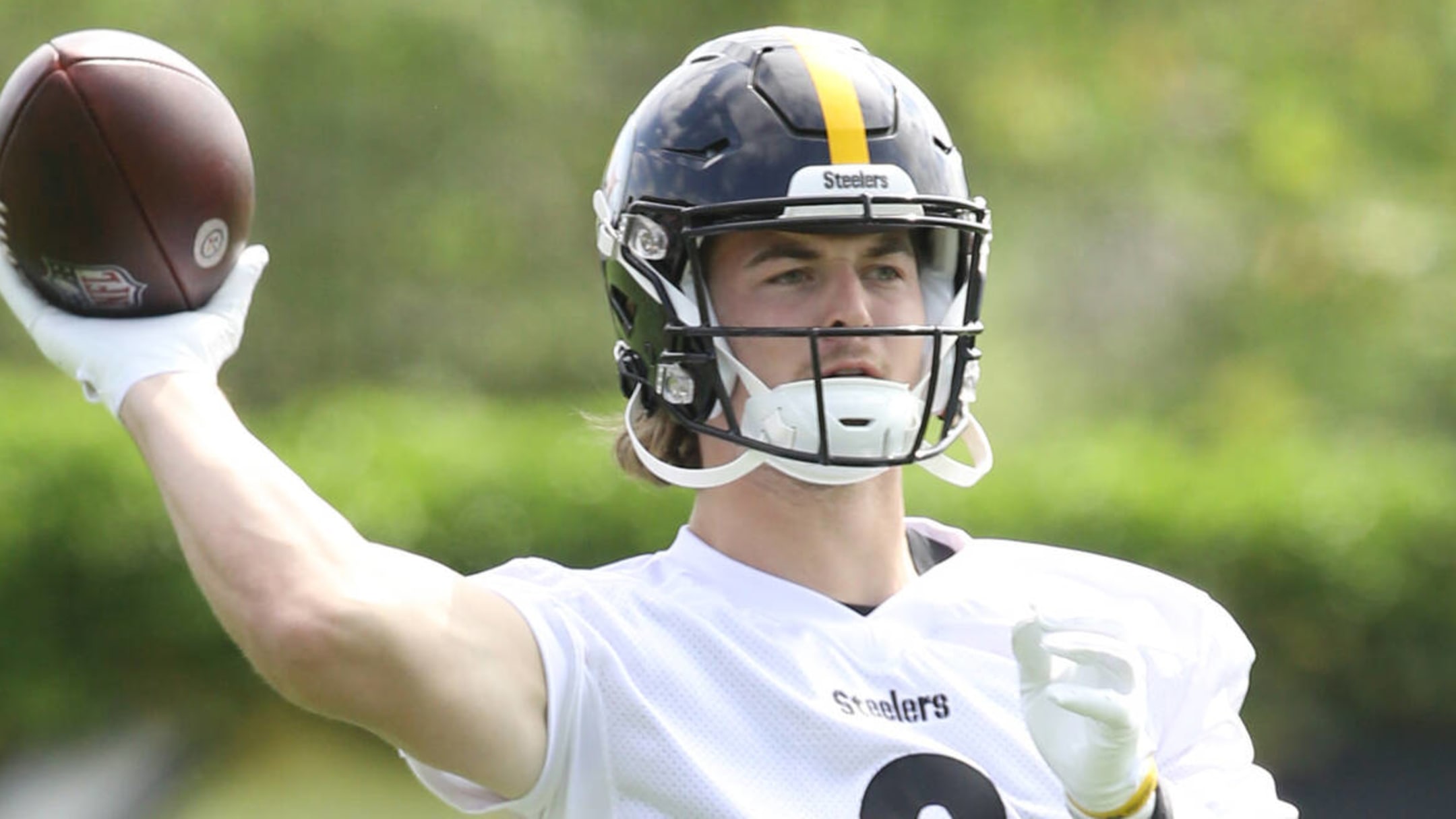 Should Steelers start rookie QB Kenny Pickett this season?