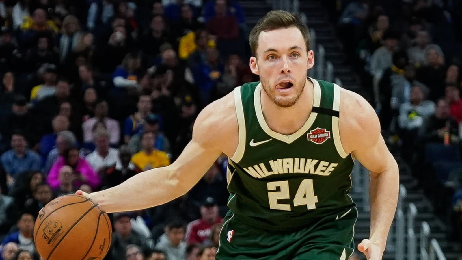 Pat connaughton bucks jersey deals