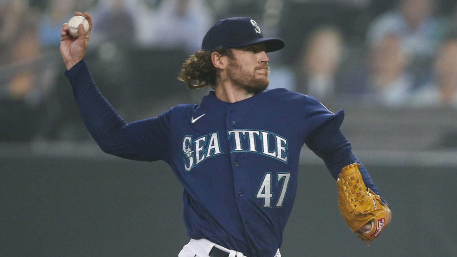 Mariners outright righty Jimmy Yacabonis