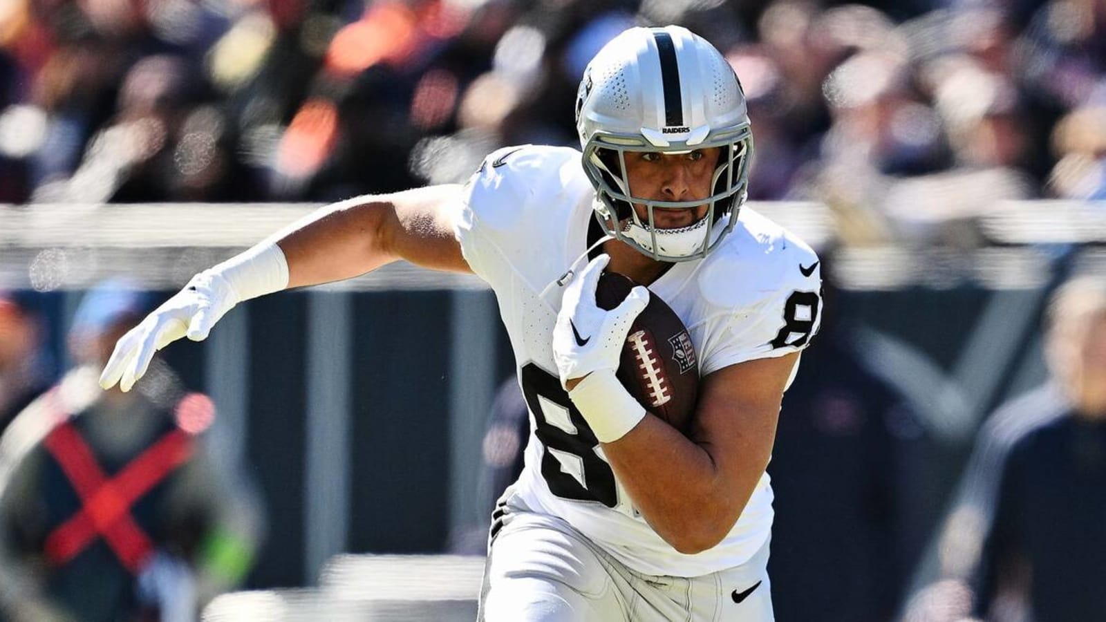 Meet the Newest New England Patriot: Austin Hooper