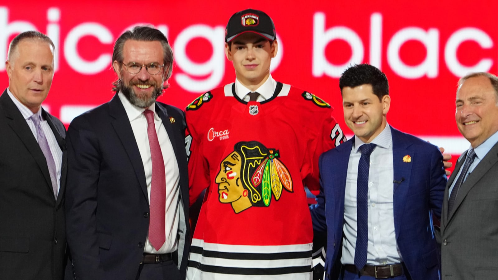 Blackhawks prospect enters transfer portal
