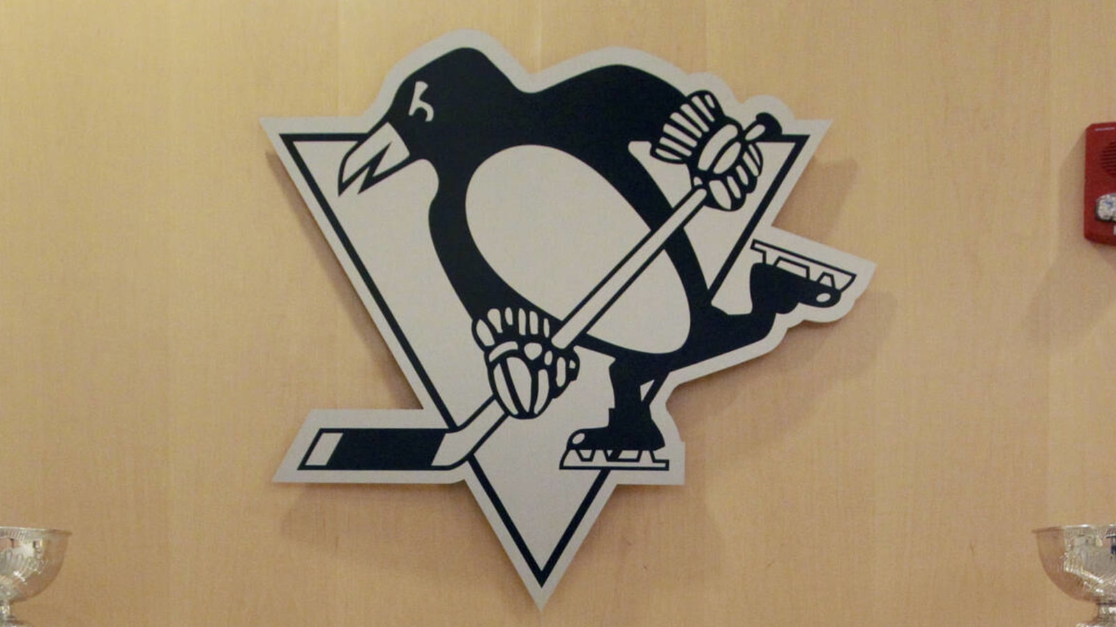 Penguins promote Kerry Huffman to director of pro scouting