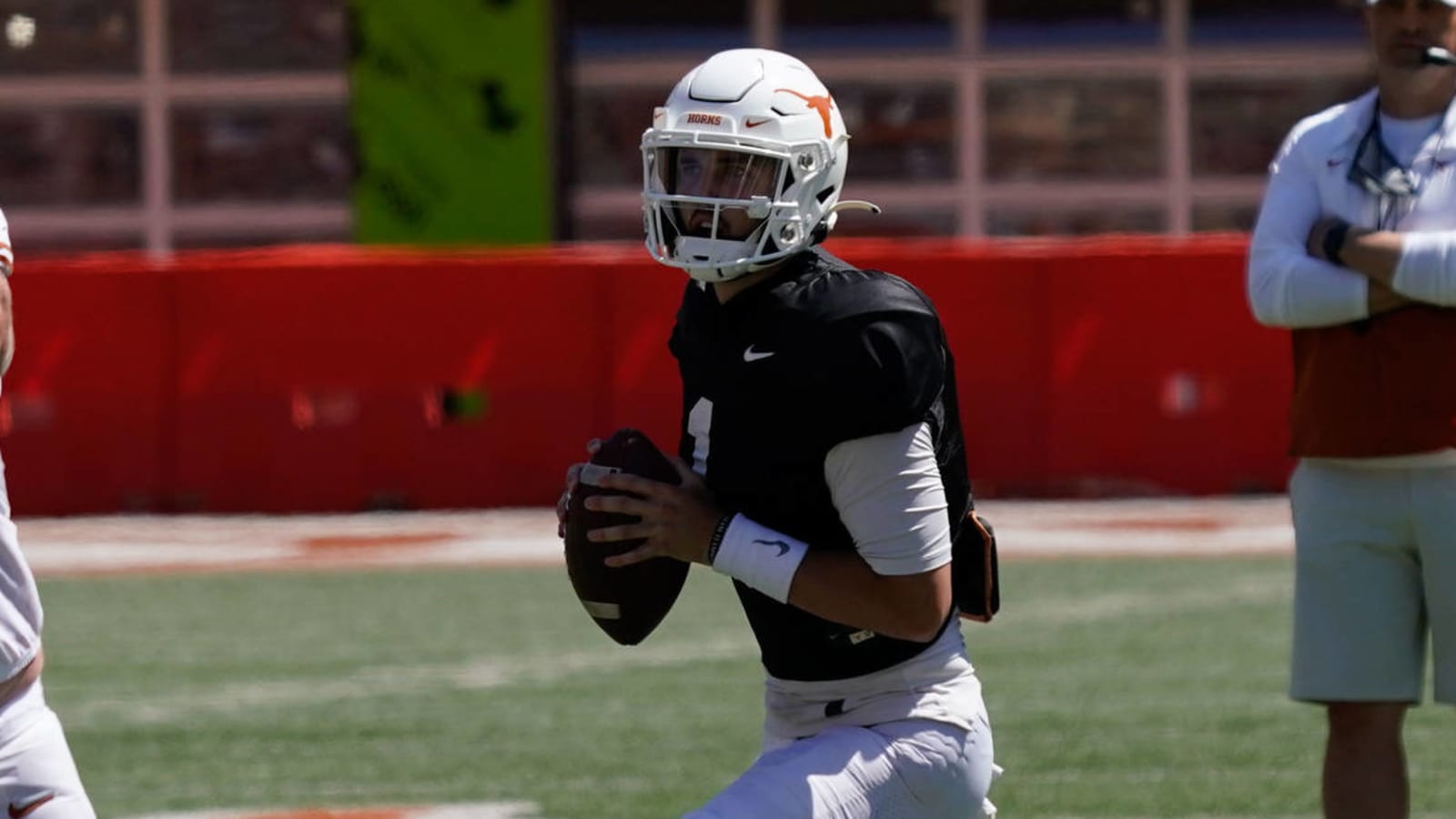 Texas reportedly names Hudson Card starting quarterback