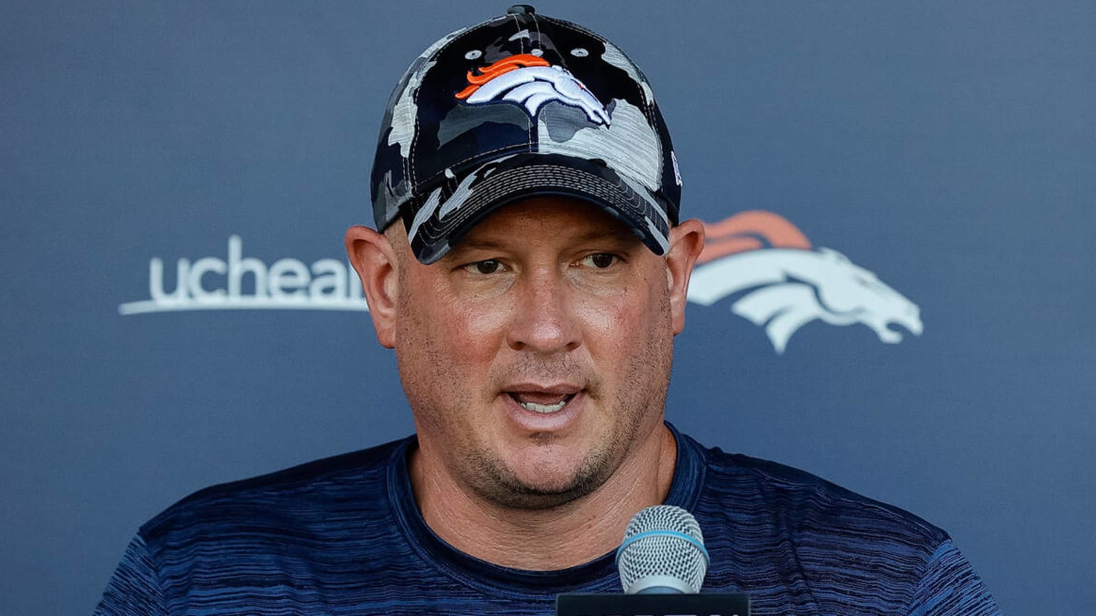 Former NBA exec: Broncos HC Hackett should play video games to refine