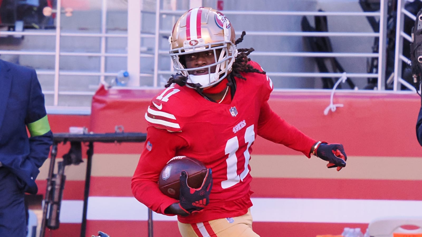 49ers medically clear WR Brandon Aiyuk