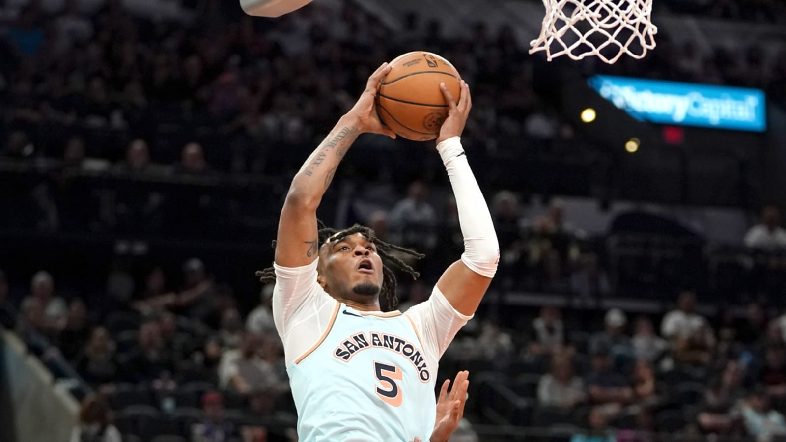 Stephon Castle's big passing night adds to Rookie of the Year resume