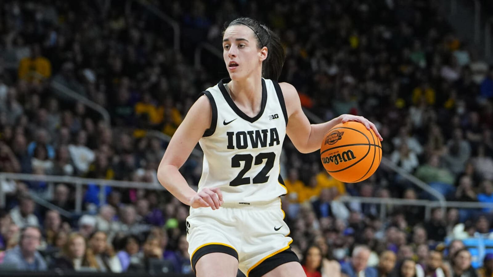 Watch: Caitlin Clark sets D-I record for most made-threes