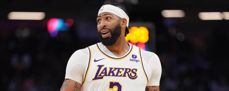 Lakers fan favorite brushes off recent Anthony Davis criticism