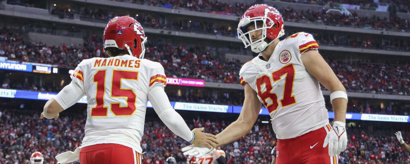 Travis Kelce: Breaking News, Rumors & Highlights