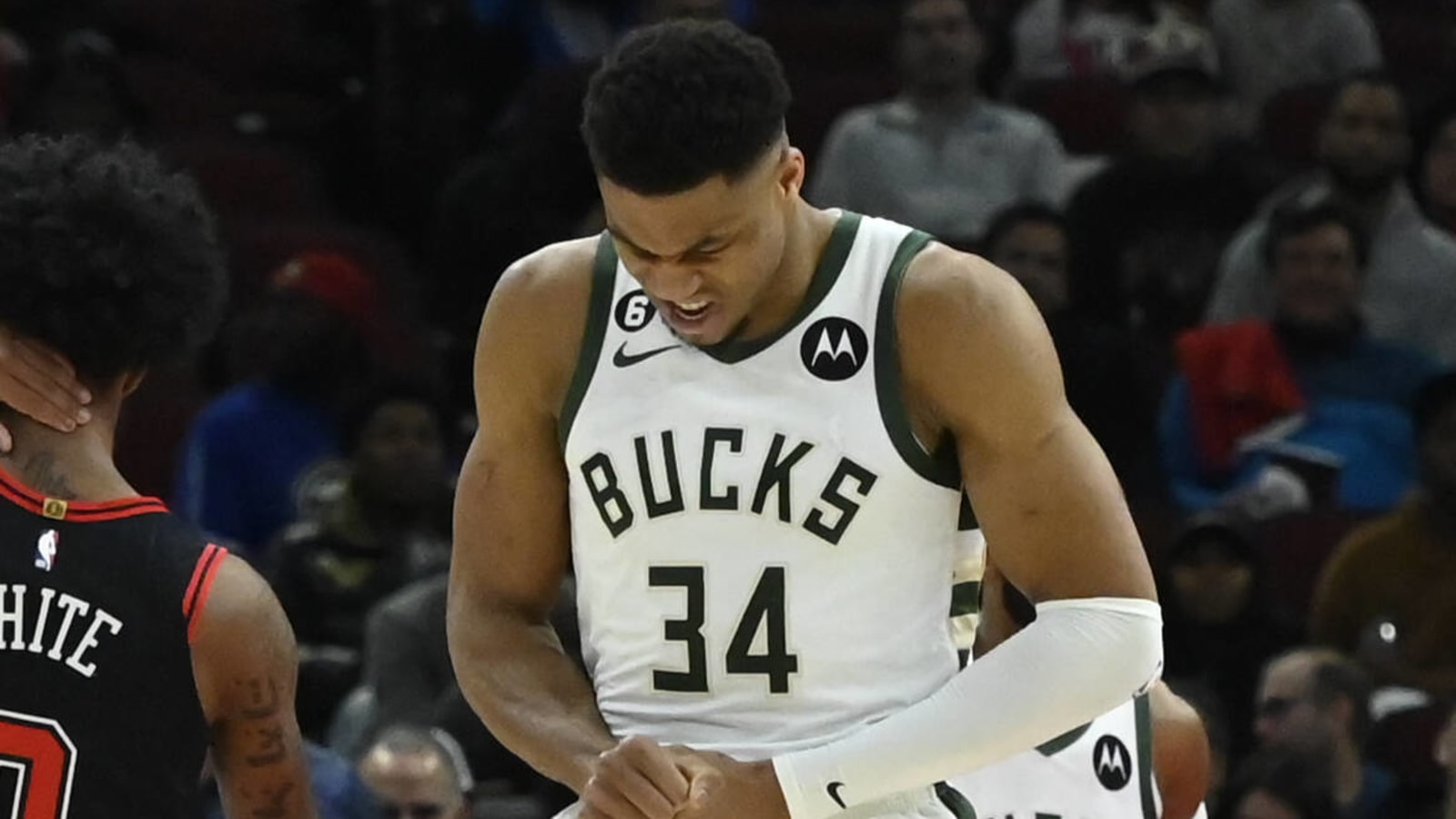 Bucks star Giannis Antetokounmpo suffers sprained wrist