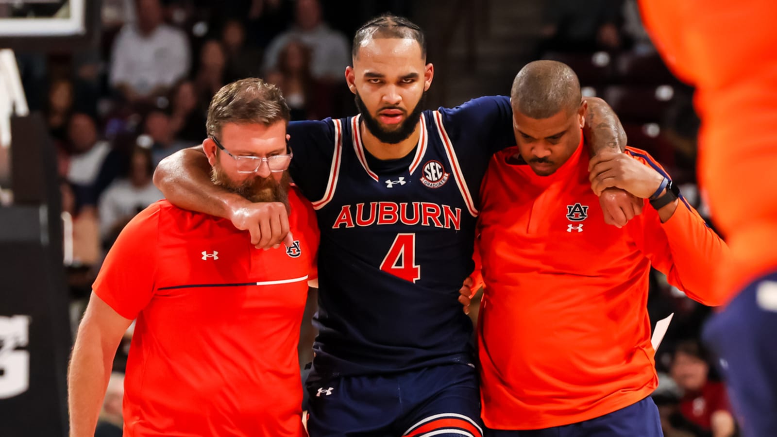 No. 2 Auburn avoids upset but loses star player vs. South Carolina