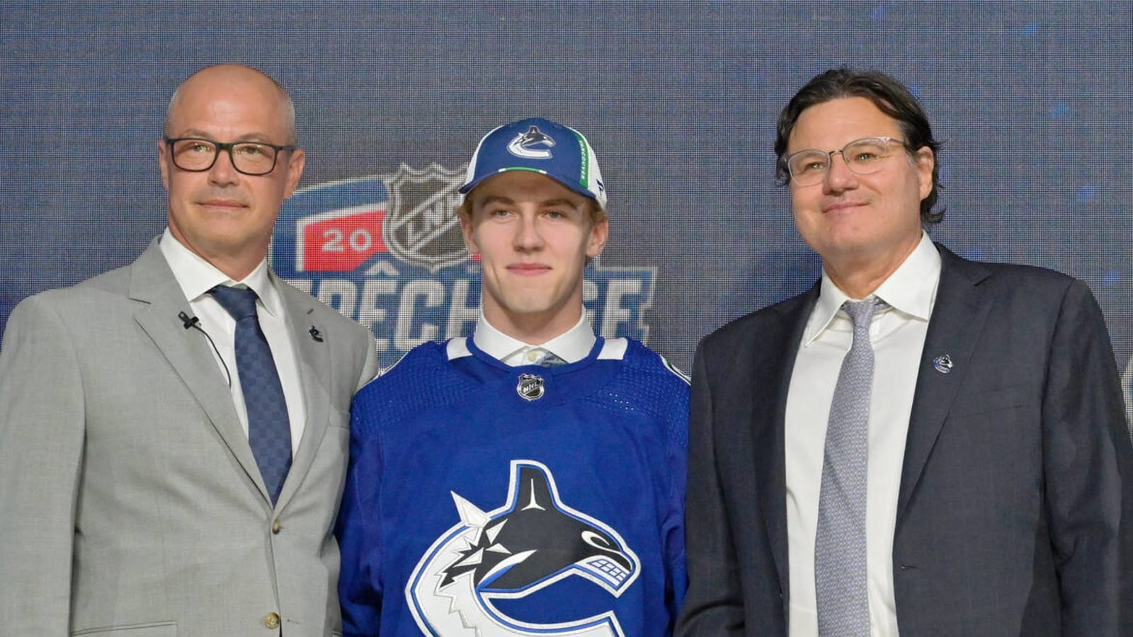 Canucks sign top prospect to entry-level contract