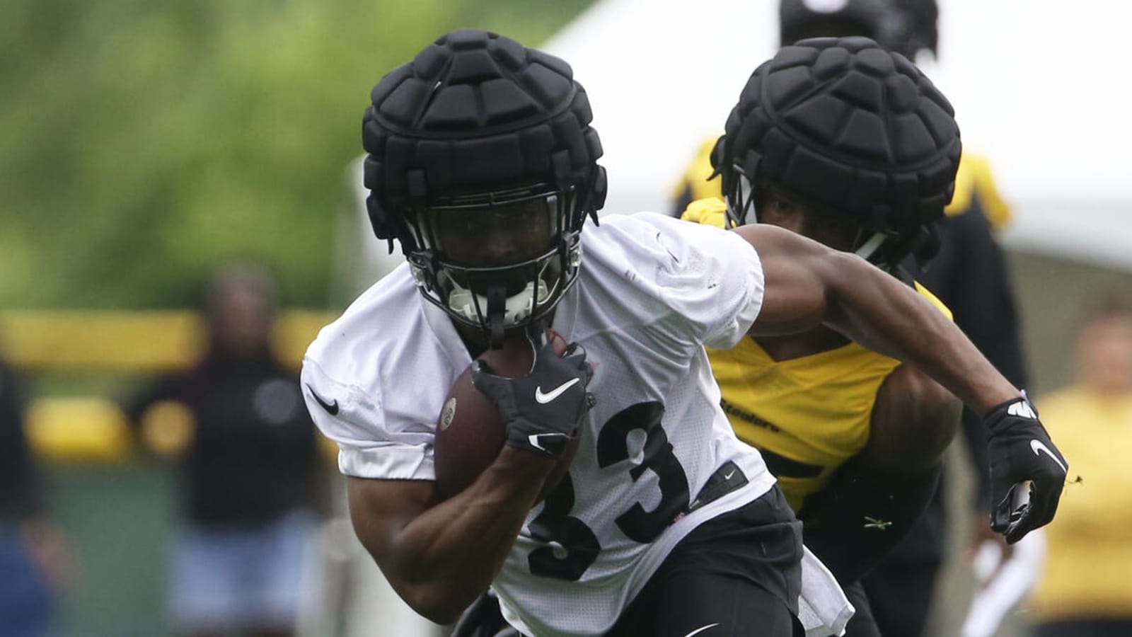 Steelers RB Jeremy McNichols out for season with reported shoulder injury