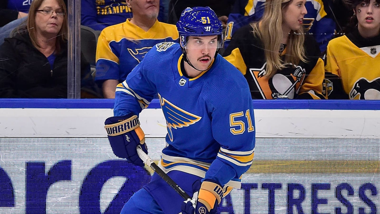 Blues don't issue offers to Pouliot, Dotchin