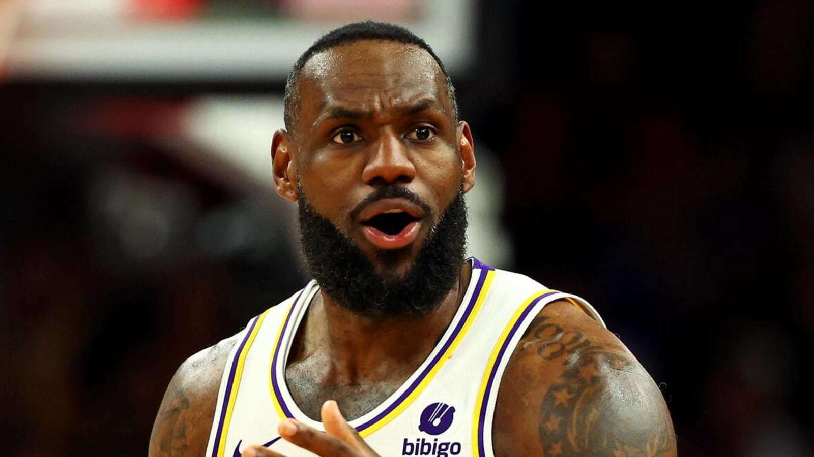 Lebron james black lakers clearance jersey