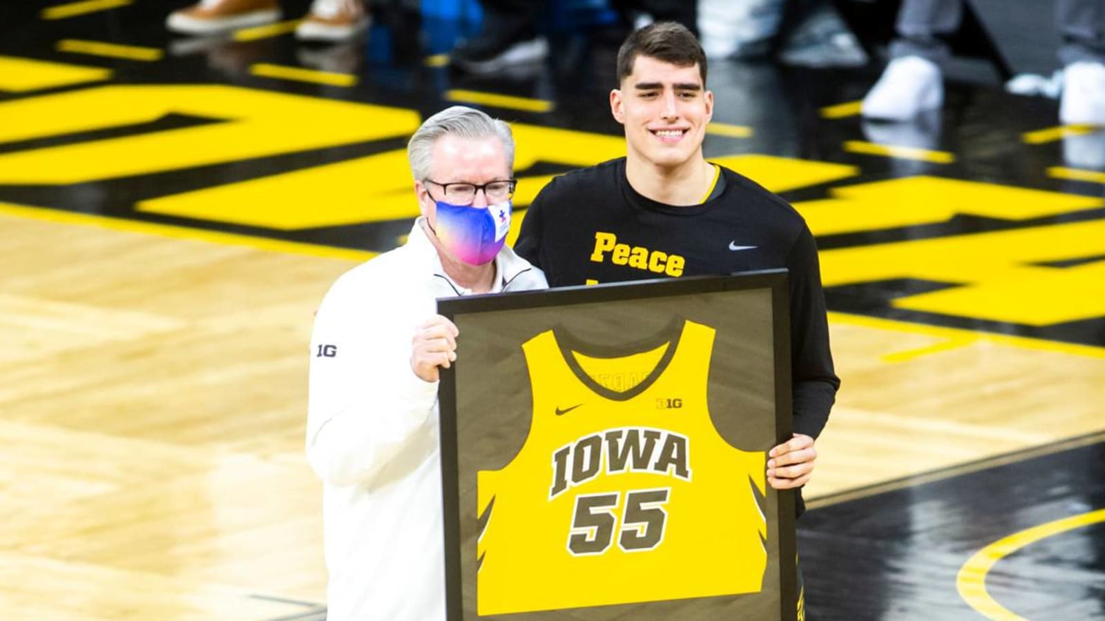 Iowa to retire Luka Garza's number at end of season