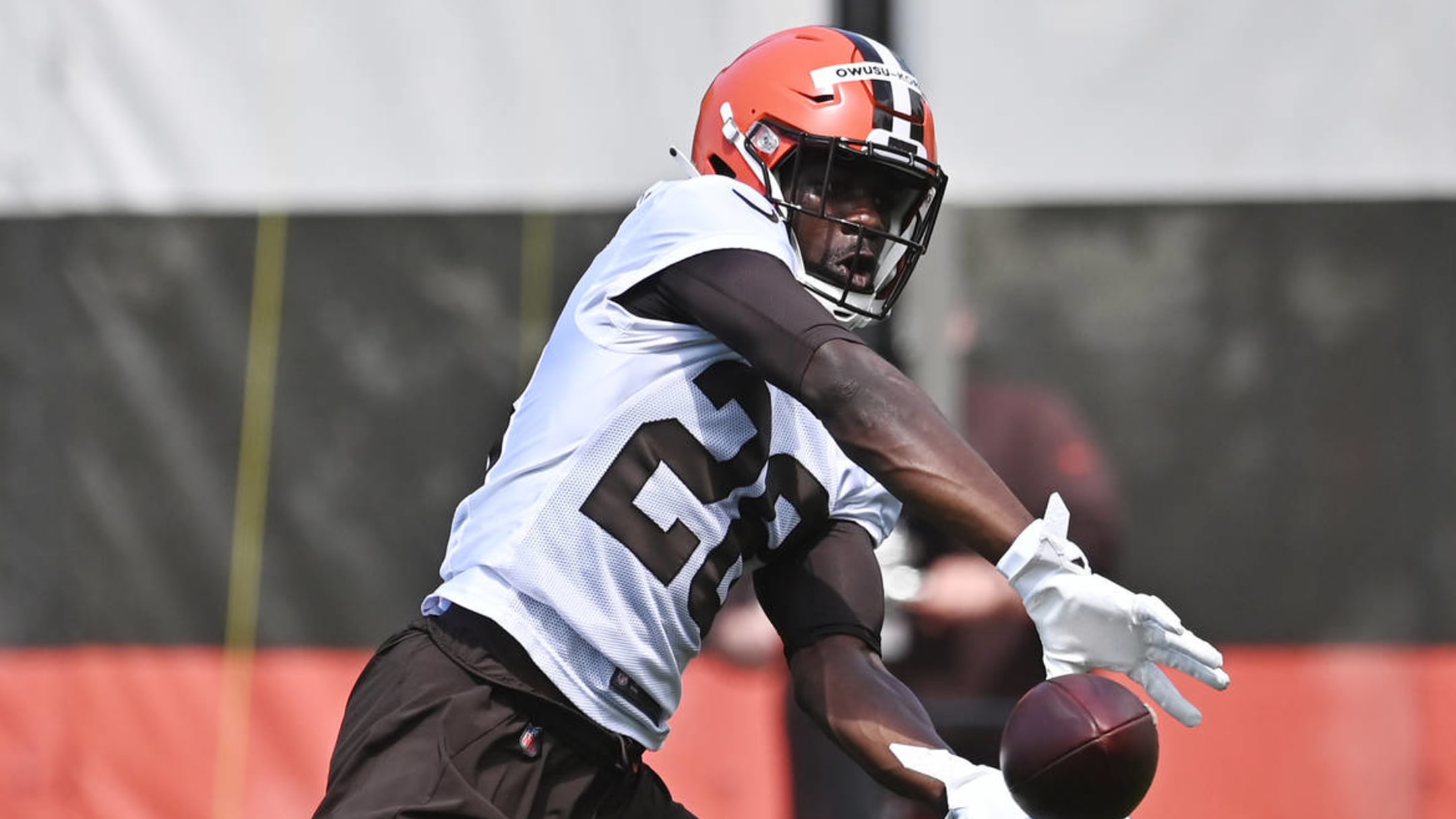 Cleveland Browns sign 2nd round draft pick, LB Jeremiah Owusu