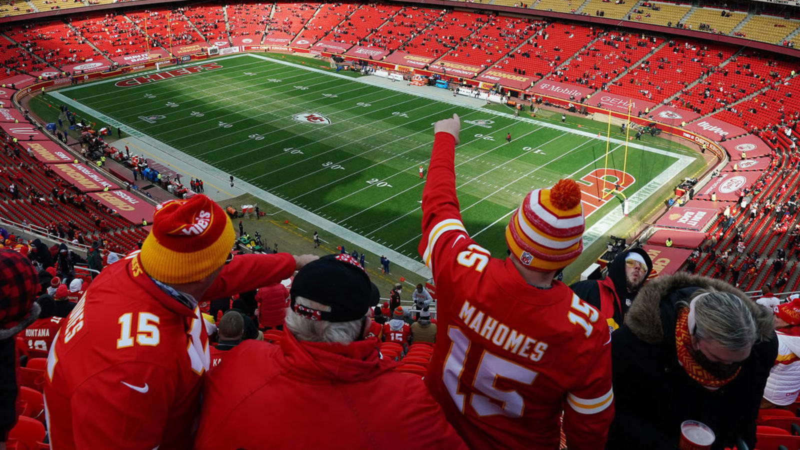 Ashanti has tech issues during anthem; Chiefs fans take over