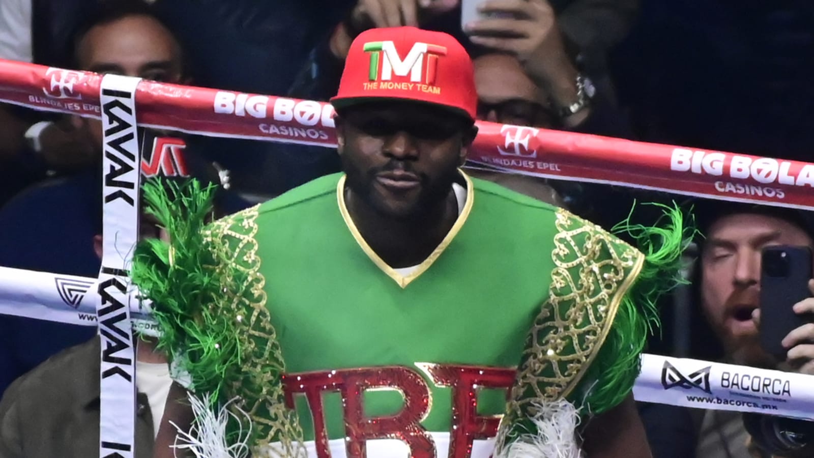 Floyd Mayweather Jr & Hayabusa Team Up For ‘Mayweather Champ Boxing Gloves’