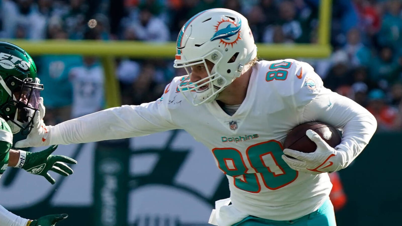 Dolphins trade TE Adam Shaheen to Texans