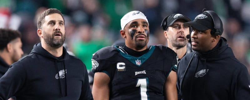 Watch: Jalen Hurts' pick-six pulls the Giants within one score