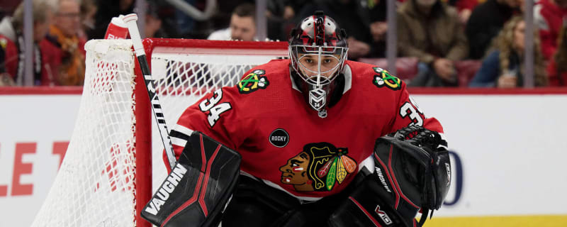 Blackhawks re-sign starting goalie to two-year deal