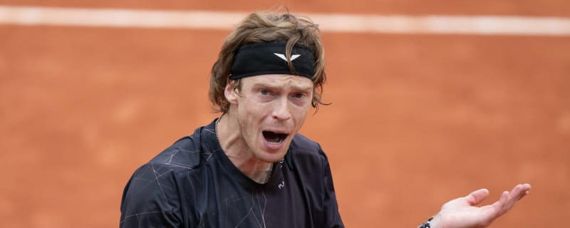 An epic temper tantrum highlighted Day 6 of the French Open