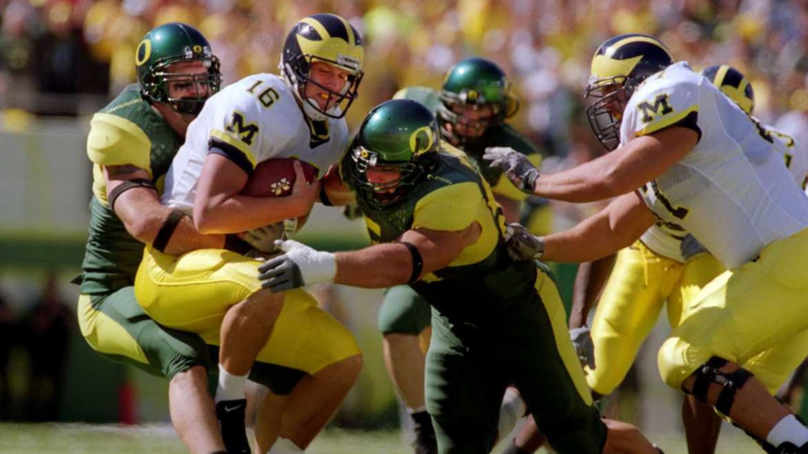 Duck Defensive End Stars in CBS Comedy 'Ghost'