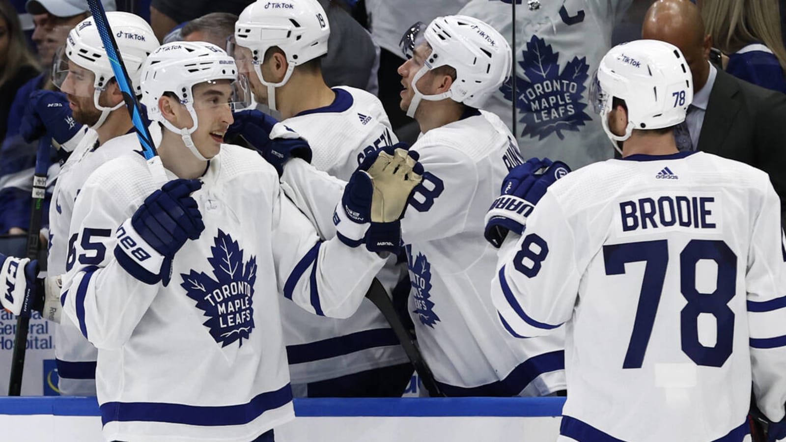 Leafs beat Lightning 5-2 in Game 3, take 2-1 series lead