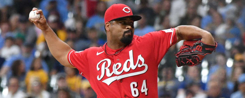 Reds confirm news on veteran righty