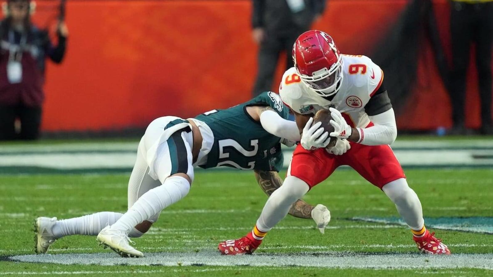 Chiefs' JuJu Smith-Schuster Asked About Controversial Holding Call