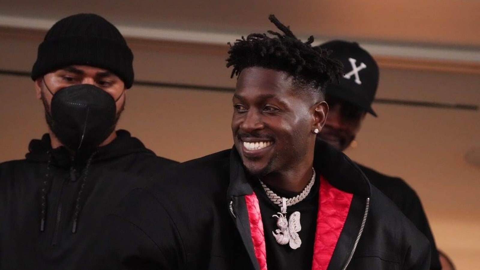 Antonio Brown Still on Run From Police