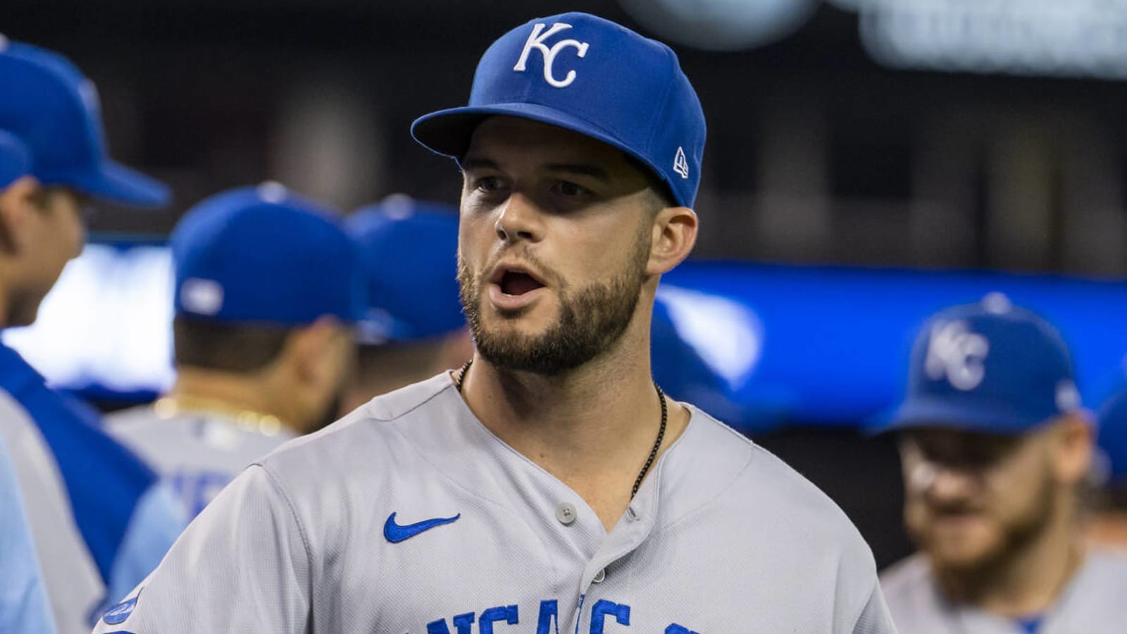 Yankees to acquire OF Andrew Benintendi from Royals