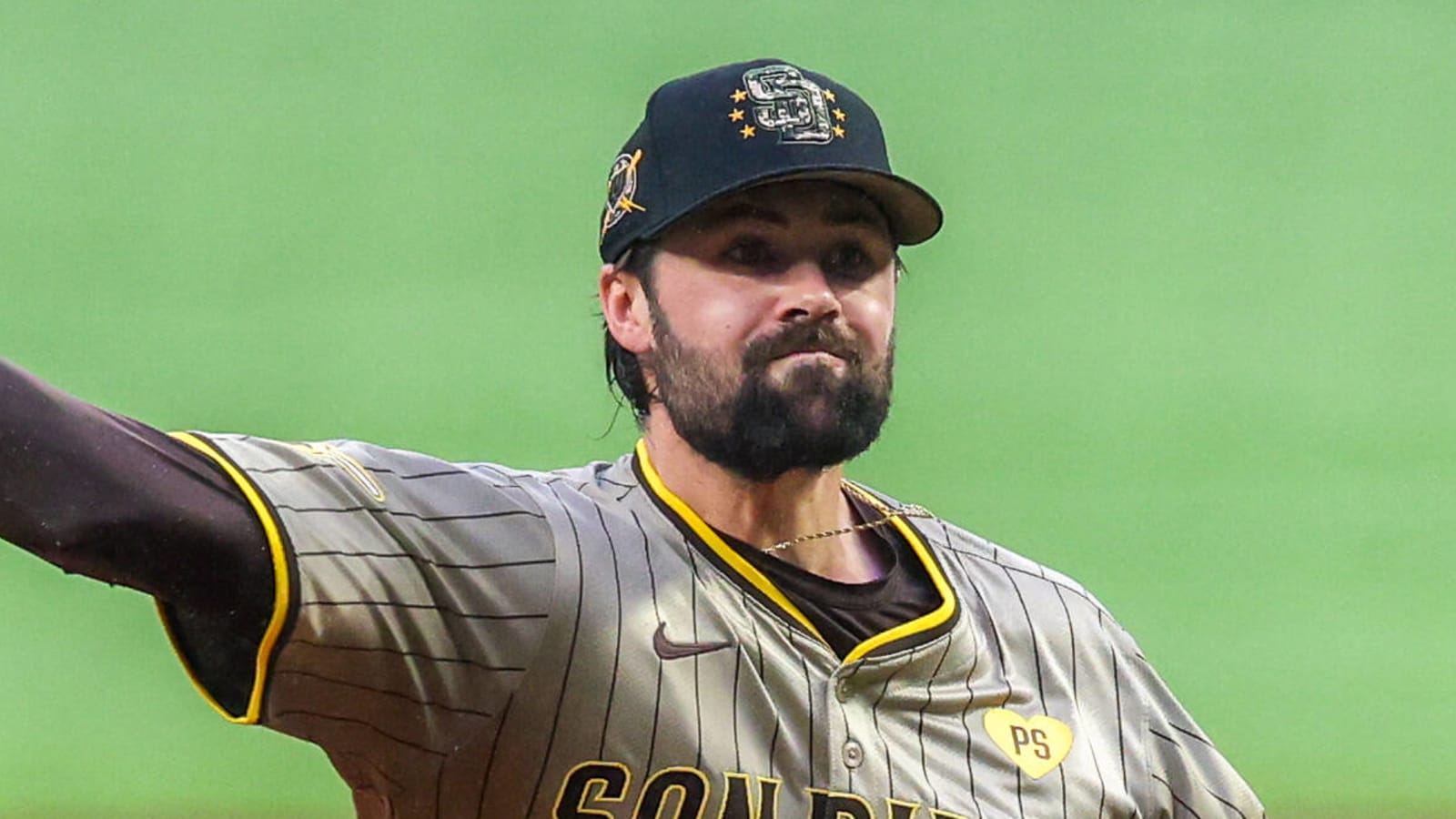 Watch: Padres pitcher throws insane looking knuckleball