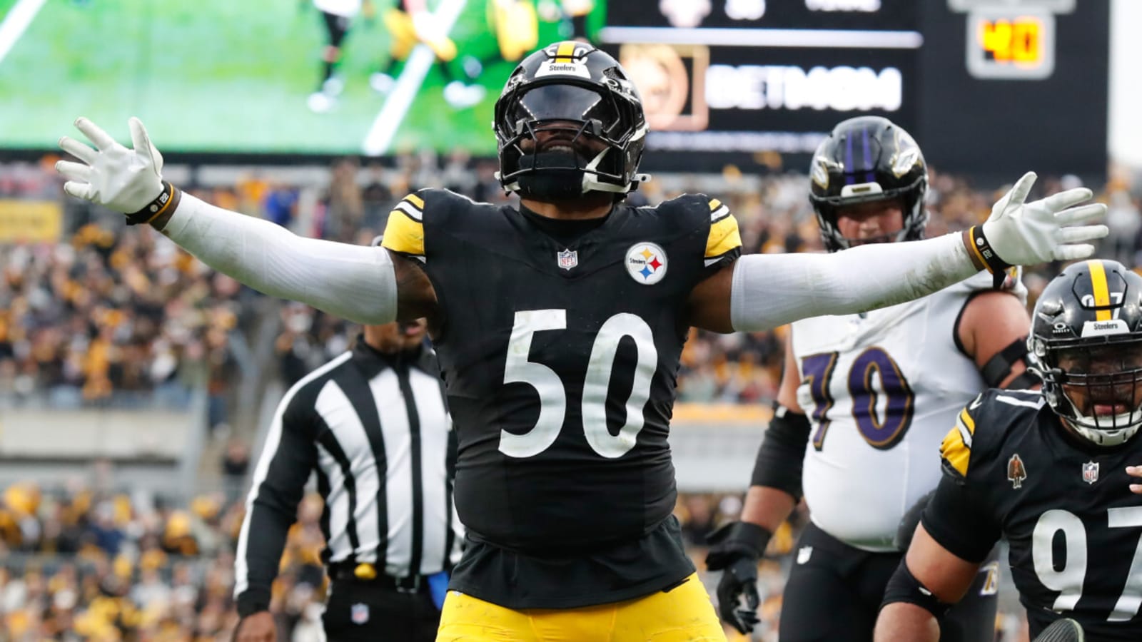 Raiders Set to Sign Robert Spillane Replacement for a Fraction of the Price